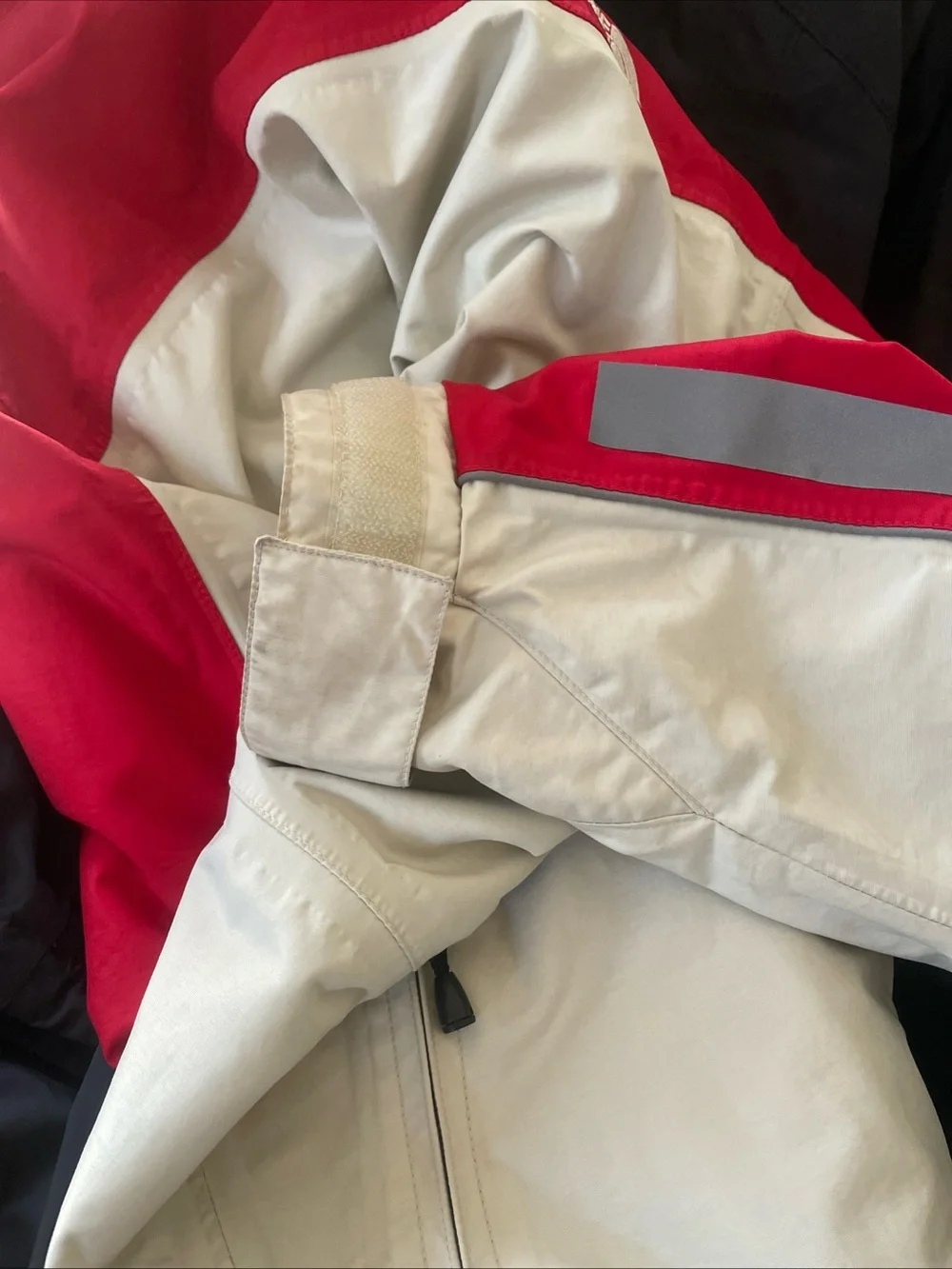 The North Face HyVent hooded heavy Men’s jacket Small red/white
